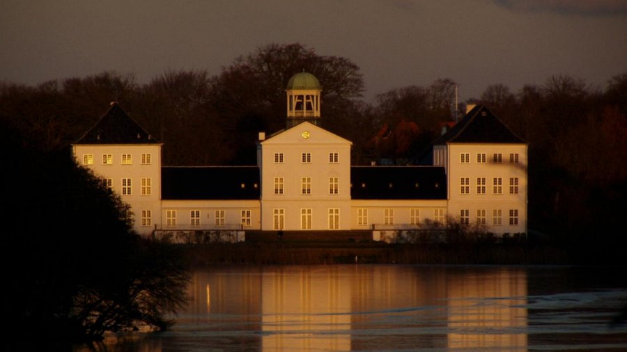 ks gråsten slot i aften sol 1